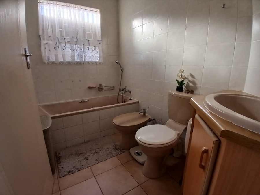 3 Bedroom Property for Sale in Uitsig Free State